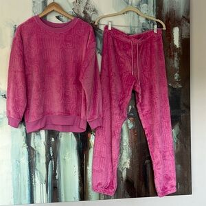 NWOT Juicy Couture Sweat Pants and Sweatshirt Set